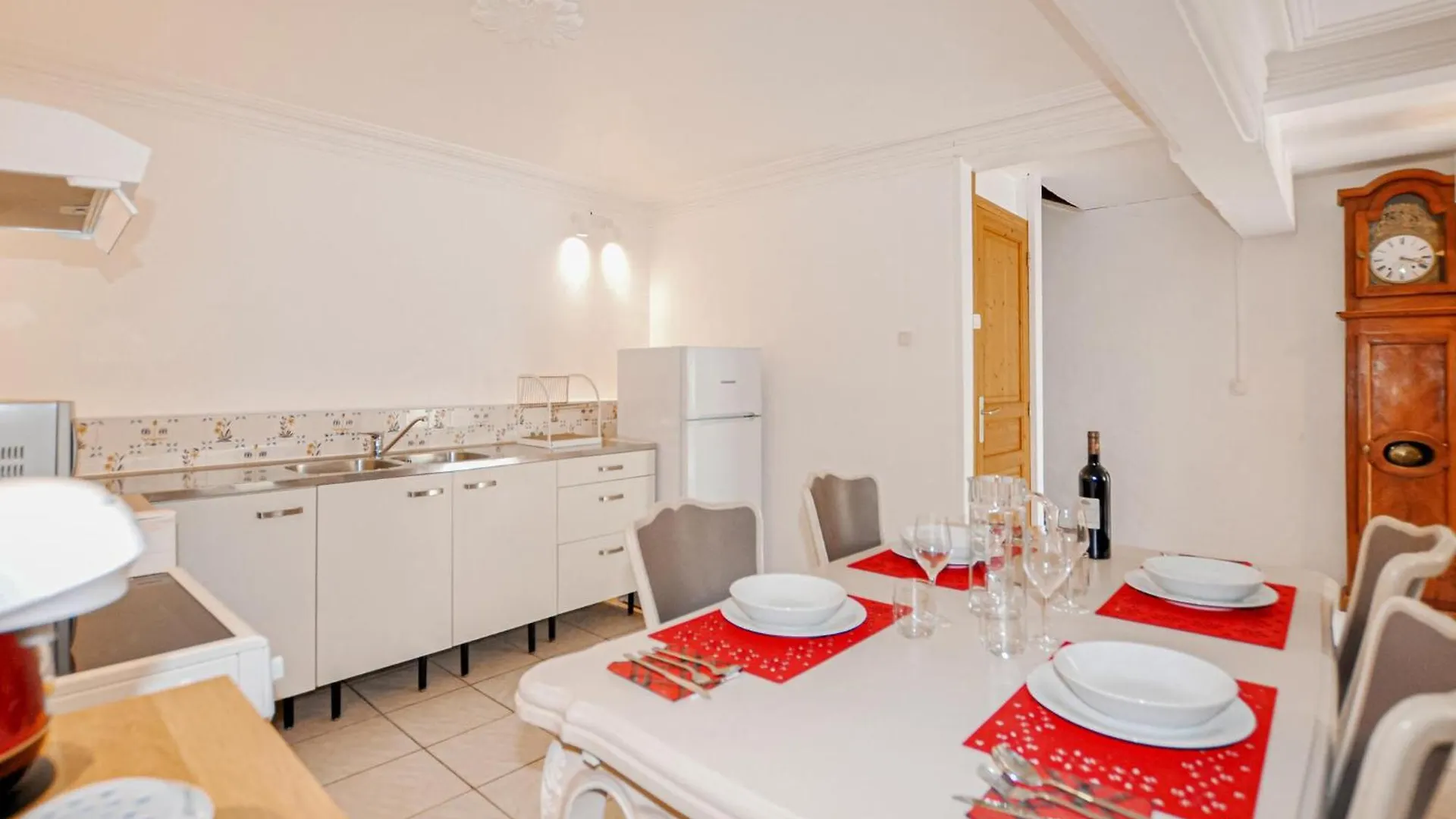Cozy Home In Dun With Kitchen