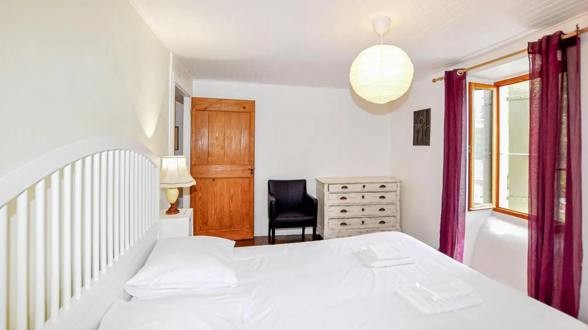 Cozy Home In Dun With Kitchen Holiday home